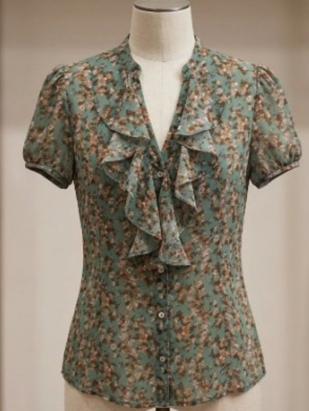 Sanctuary Green Floral Blouse with Ruffled Neck, Size Medium